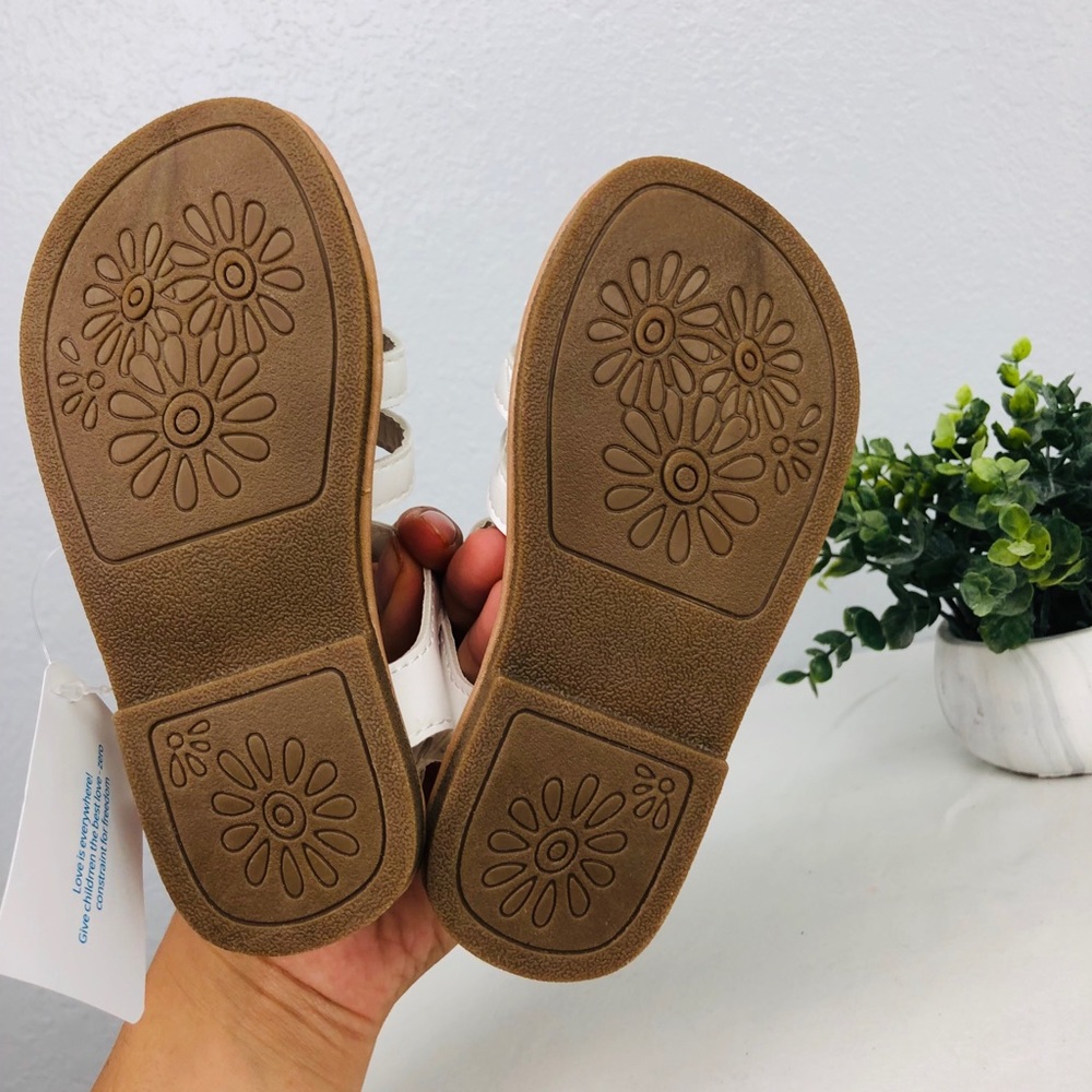 NWT WHITE VELCRO MUTLISTRAP GLADIATOR KIDS SANDALS - Picture 5 of 6